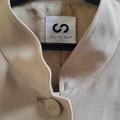 レディーススーツの画像