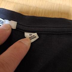 UNIQLOTシャツXLの画像