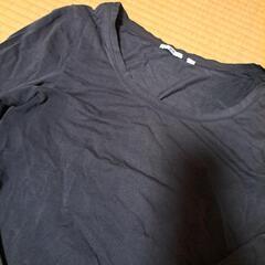 UNIQLOTシャツXLの画像