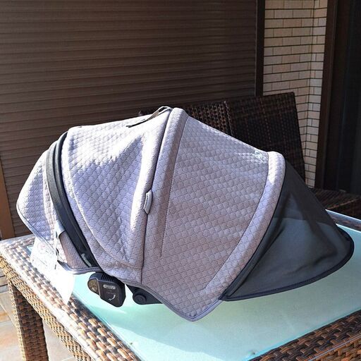 美品 アップリカ フラディア グロウ ISOFIX プレミアム 360° セーフティ