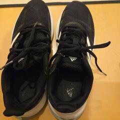 adidasスニーカー24cm の画像