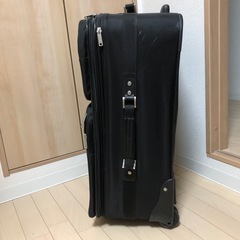 スーツケース　黒の画像