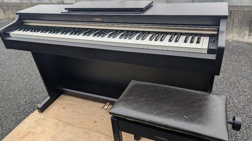 兵庫は安い送料込みYAMAHA ARIUS 電子ピアノ YDP-162R16年製 激激美品②\n★京都南〜福知山\n東は→姫路〜大阪〜福知山\n西は→姫路〜鳥取市〜兵庫〜岡山まで配達無料 ★ジモティーが一番安い！\n★ジモティーは設置までお手伝い\n【簡単設置】\n★ジモティーは即配達、納品可能！