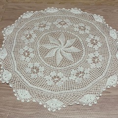 手作り　レース網テーブルクロス52センチ✖️50センチ　手作り