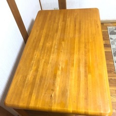 岐阜市からの出品です　ダイニングテーブル　食卓　天然木　テーブルの画像