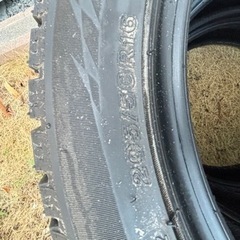 スタッドレスタイヤ16インチの画像