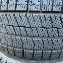スタッドレスタイヤ16インチの画像