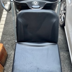 シャンプー台とリクライニングシート
