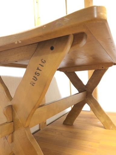 岐阜市からの出品です　120cm幅　カリモク家具　ダイニングテーブル　食卓　カリモク　ルスティック　RUSTIC
