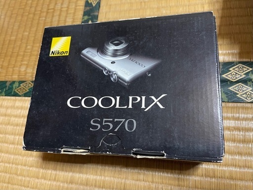 Nikon COOLPIX S570 デジカメ　シルバー