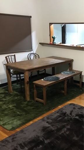 ダイニングテーブルセット　椅子2脚プラスベンチ