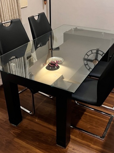 セール クラスティーナ「ソリダス」のガラスダイニングテーブル クラス