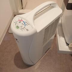【取引中】コロナ DRY & LAUNDRY 除湿機 ホワイト　...
