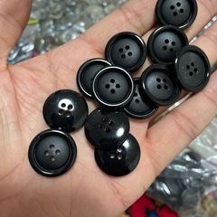 ボタン　　新品　3000個以上の画像