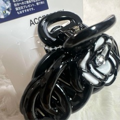 新品　カメリア　ヘアクリップ　薔薇の画像