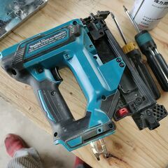 マキタ 充電式 面木釘打機　FN350D　修理済みの画像