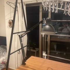 ダイニングテーブル（2人用）IKEAの画像