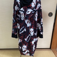 ドラッグハニー 狐面総柄パーカー
の画像