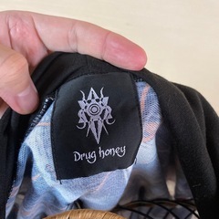 ドラッグハニー 狐面総柄パーカー
の画像