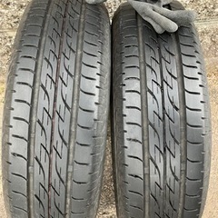 ブリヂストンのタイヤ2本の画像