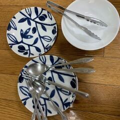 カトラリー、小皿、ボウル  Forks/spoons/dishe...