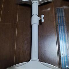 家具転倒防止　突っ張り棒の画像