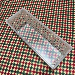 プラスチック収納ケース３個の画像