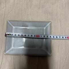 飲食店さん向けオシャレなスクエア皿の画像