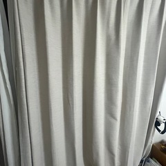 カーテンの画像