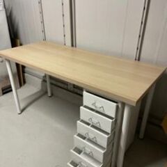 IKEAのデスク