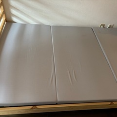 IKEAベッドとマットレスの画像