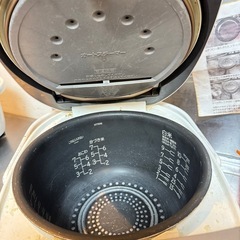 日立 炊飯器の画像