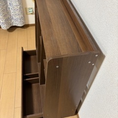 本棚[引き出し付]の画像