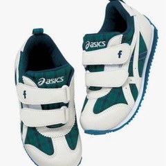 新品箱入り　ファミリア　スニーカー　19センチ