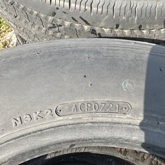 ラジアルタイヤ215/70R17.5 バリ山　6本　2t車の画像