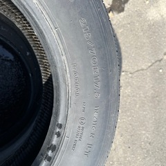 ラジアルタイヤ215/70R17.5 バリ山　6本　2t車の画像