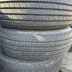 ラジアルタイヤ215/70R17.5 バリ山　6本　2t車の画像