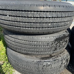 ラジアルタイヤ215/70R17.5 バリ山　6本　2t車の画像