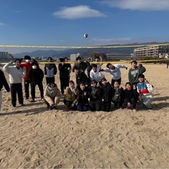 みんなで砂浜ビーチバレーしましょう！⛱️🏐