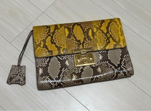 ※お値下げしました　GUCCI パイソン　クラッチバッグ