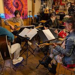 東京の現役ギタリストが富山でギターレッスン行っています！の画像