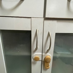 29日まで！不二貿易 キッチンカウンター　キッチン収納 食器棚　ホワイト スライド棚 コンセント付き の画像