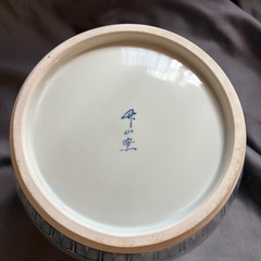 【砥部焼】 竹山窯 花瓶 木箱入り 花柄 高さ23.5cm × 直径24cm x 口径10.5cm x 底部径18.5cm 木箱入り 美品の画像