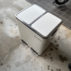 ゴミ箱あげます