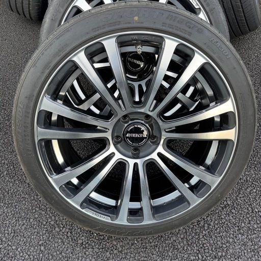 【値下げしました！】MADELENAVENERE(タイヤ込)