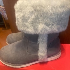 GAP KIDS ファーブーツの画像