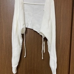 【新品未使用タグ付き】白のニットカーディガン
