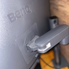 BenQ AQCOLOR 27インチ 4K HDR デザイナー向けエルゴモニターの画像