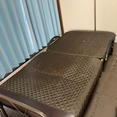 折りたたみベッドの画像