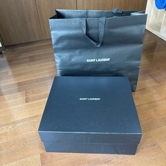 サンローラン　SAINT LAURENT　大型箱、紙袋
